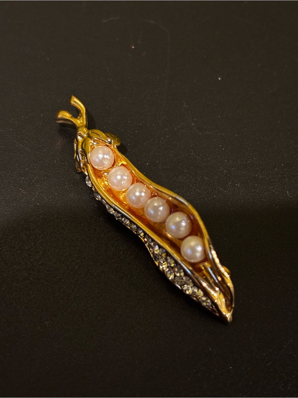 Gold-Tone Pea Pod Brooch with Pearlescent Beads